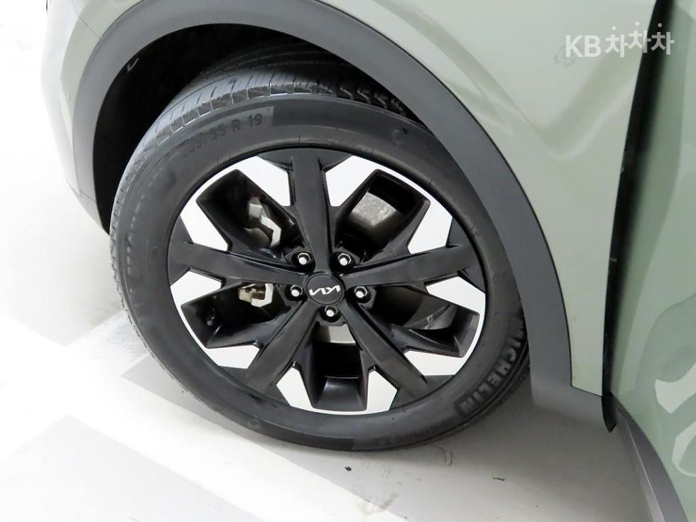 2022 - kia sportage