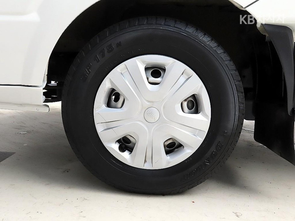 2019 - kia bongo iii