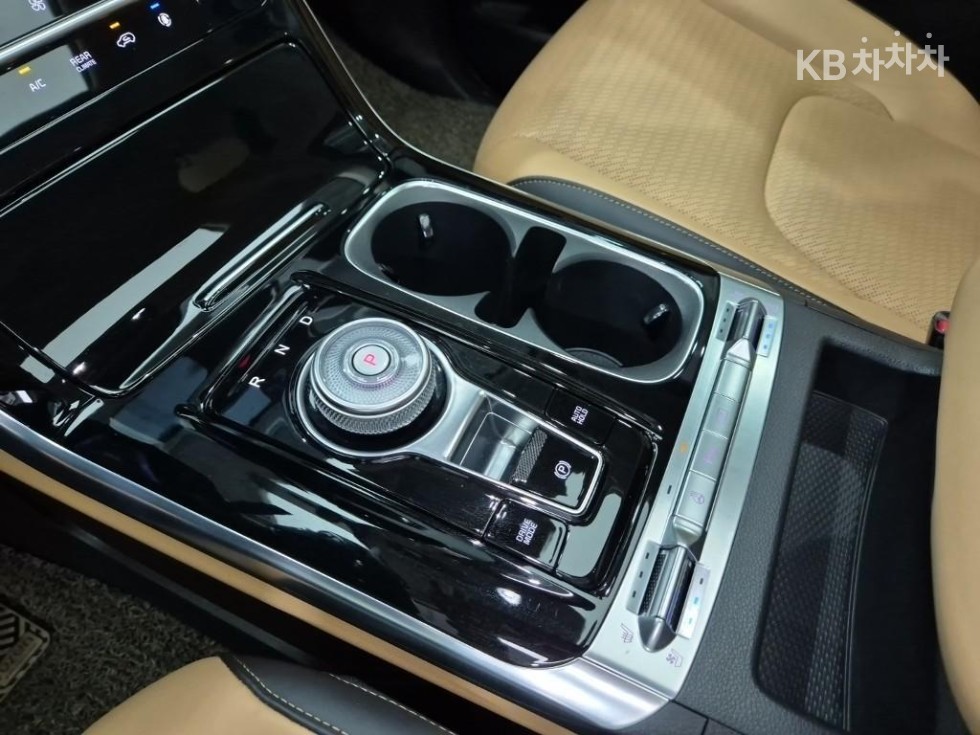 2023 - kia carnival