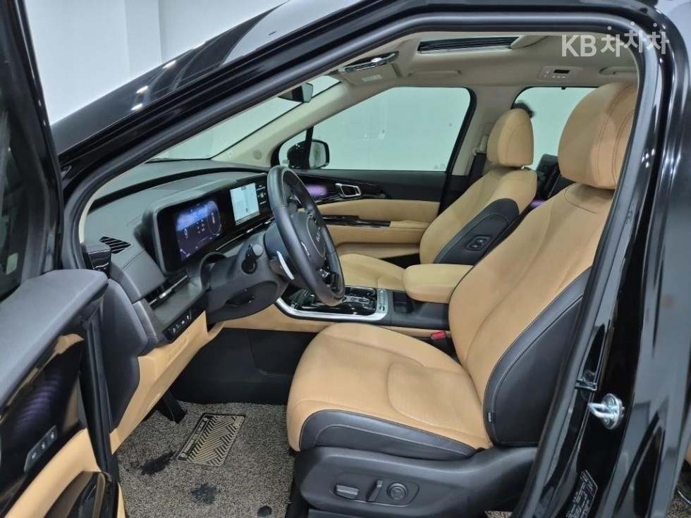 2023 - kia carnival
