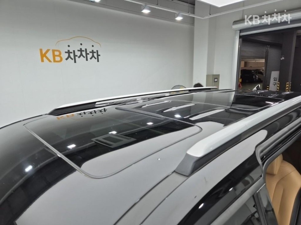 2023 - kia carnival