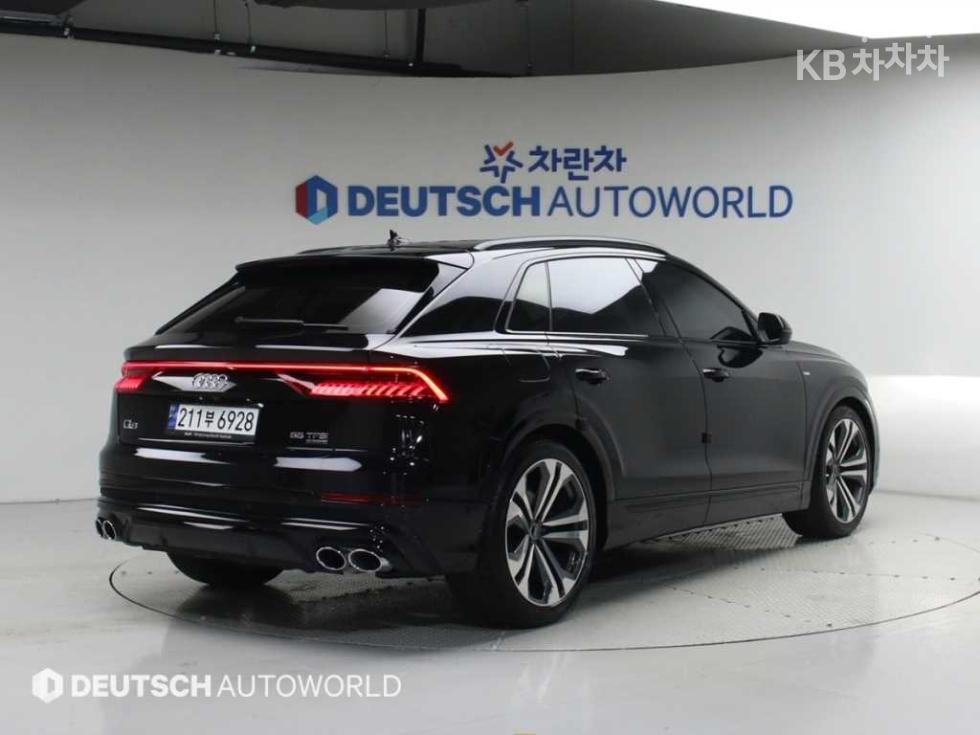 Audi Q8 — miniaturë 2