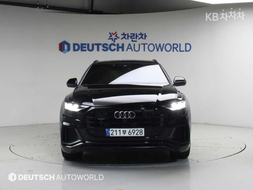 Audi Q8 — miniaturë 3