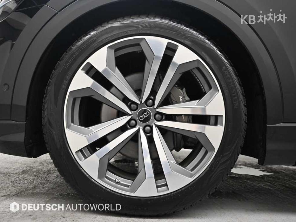 Audi Q8 — miniaturë 5