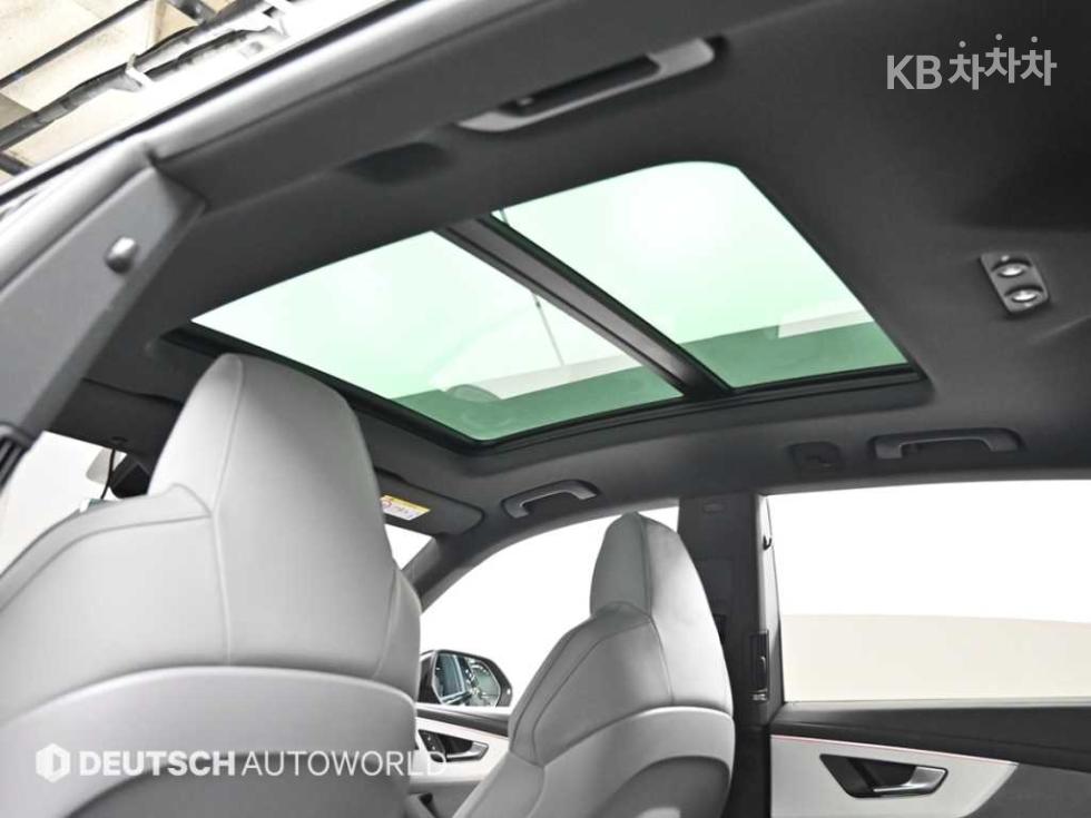 Audi Q8 — miniaturë 18