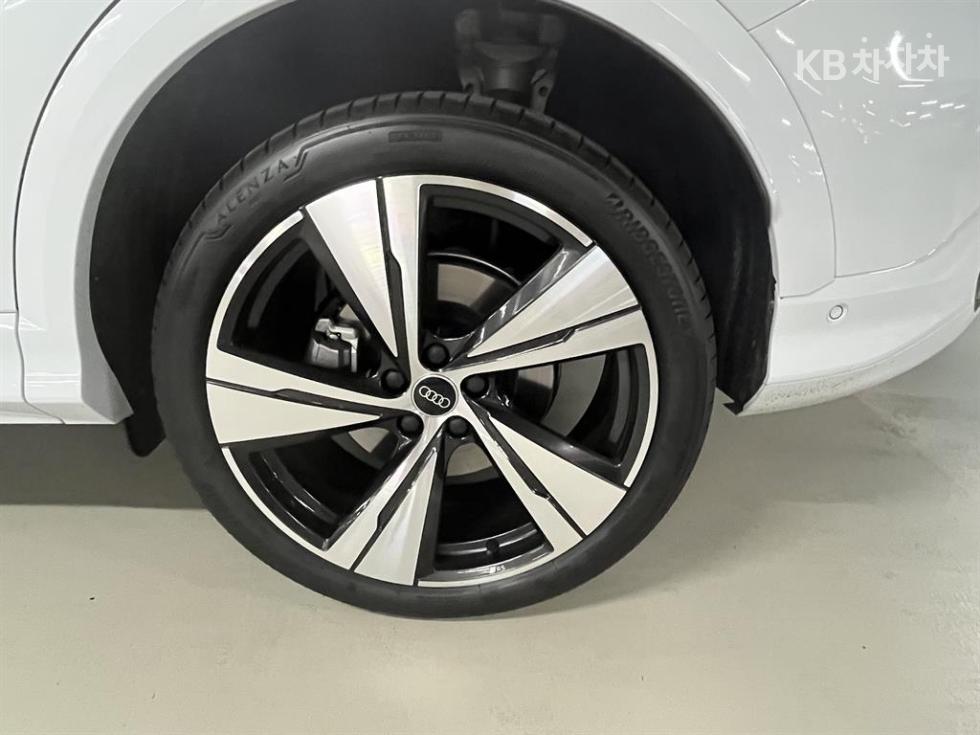 2025 Audi The New Q5(FY) photo