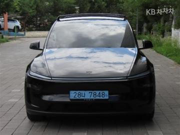 Tesla Model Y Long Range — foto 1