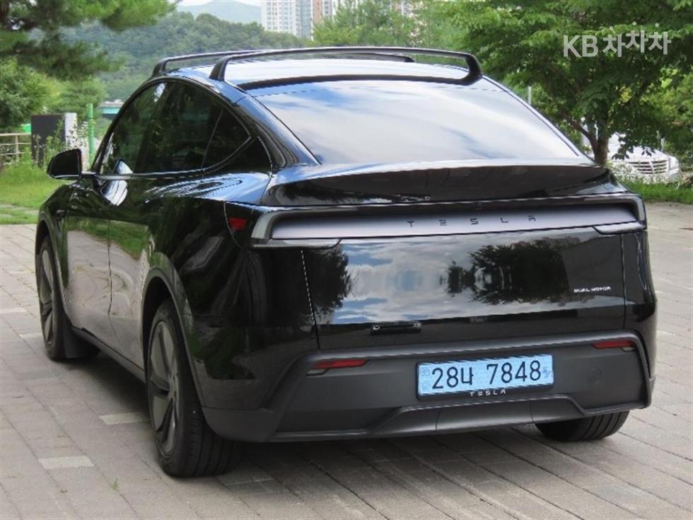 Tesla Model Y — miniaturë 4
