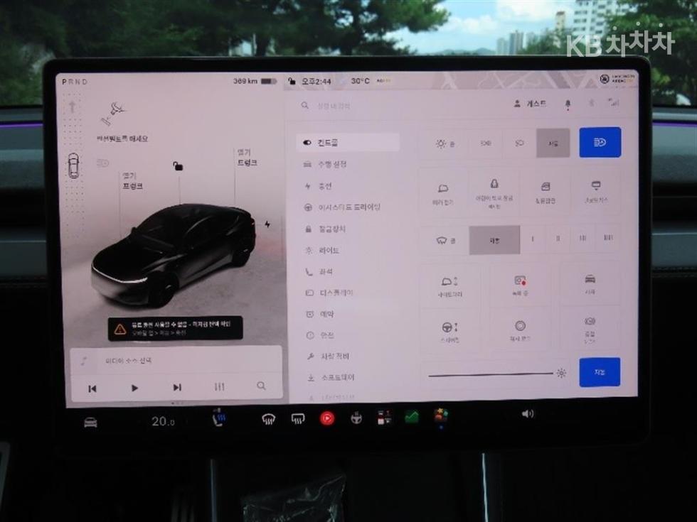 Tesla Model Y — miniaturë 7