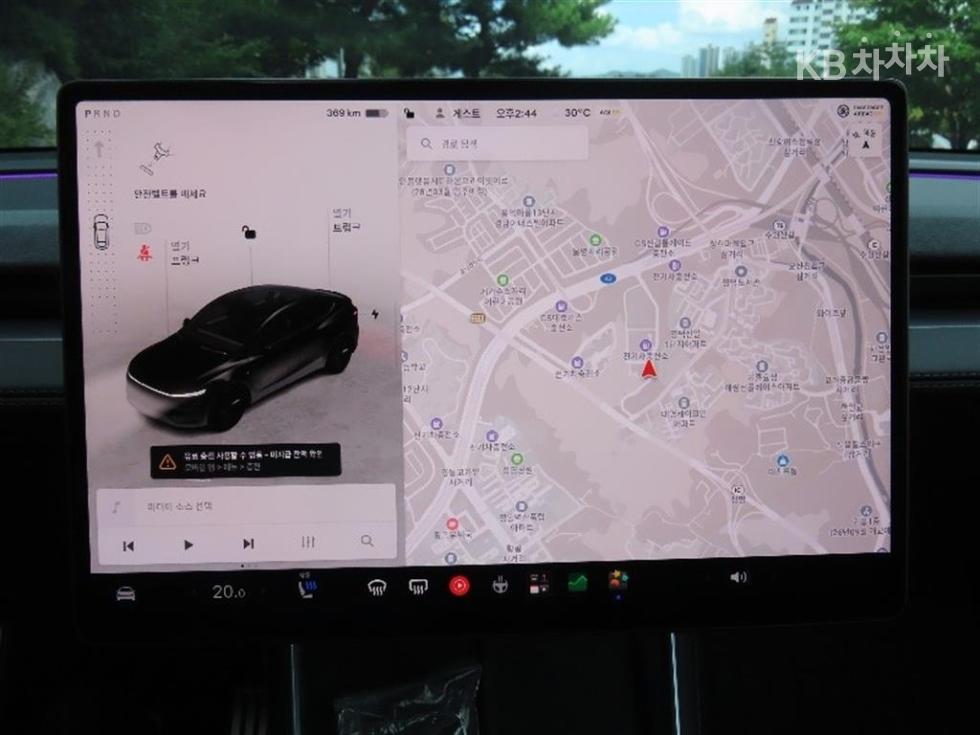 Tesla Model Y — miniaturë 8