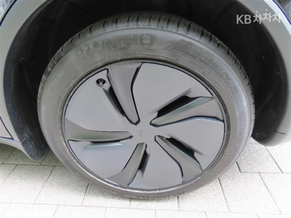 Tesla Model Y — miniaturë 17