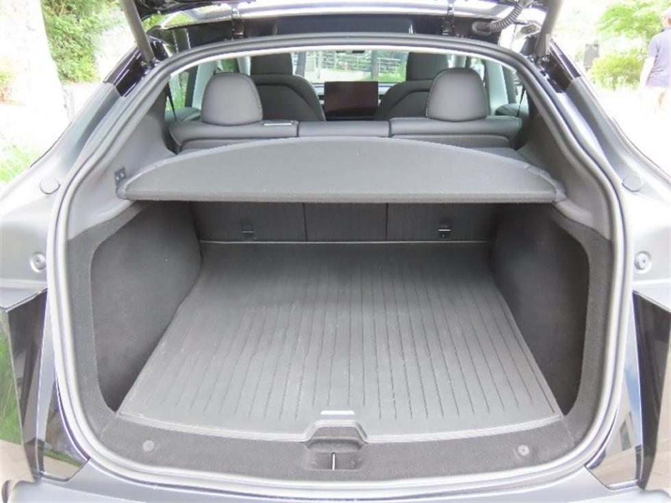 Tesla Model Y — miniaturë 18