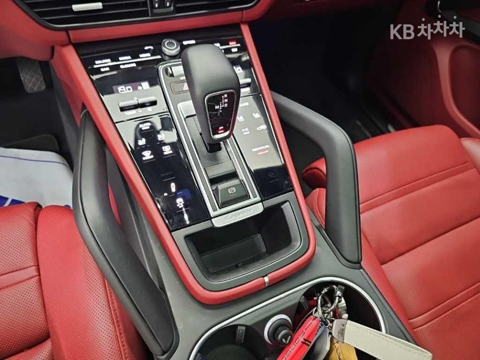 Porsche Cayenne — miniaturë 8