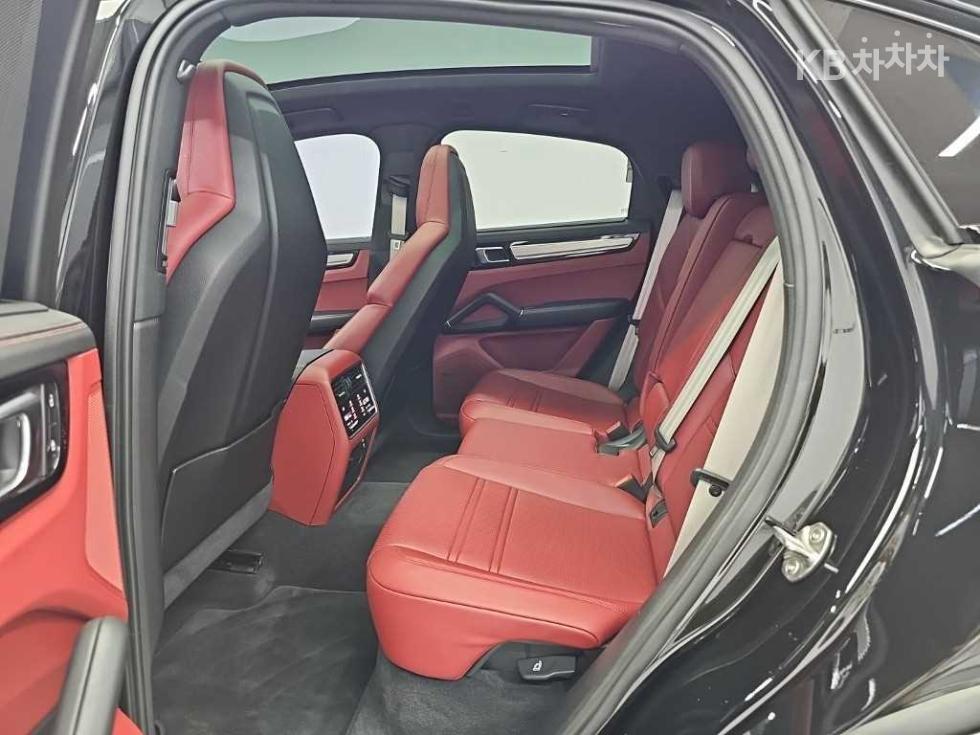 Porsche Cayenne — miniaturë 12