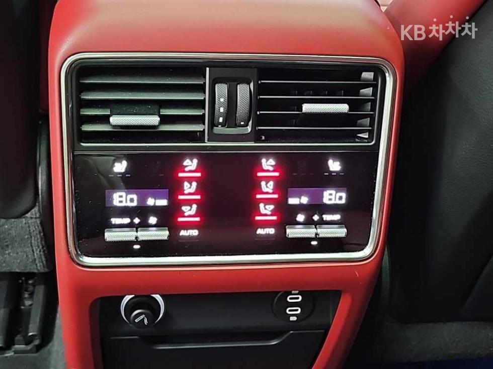 Porsche Cayenne — miniaturë 13