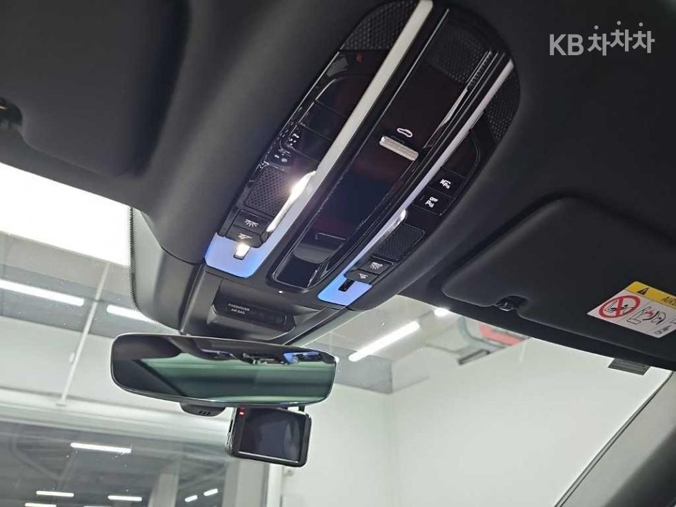 Porsche Cayenne — miniaturë 17