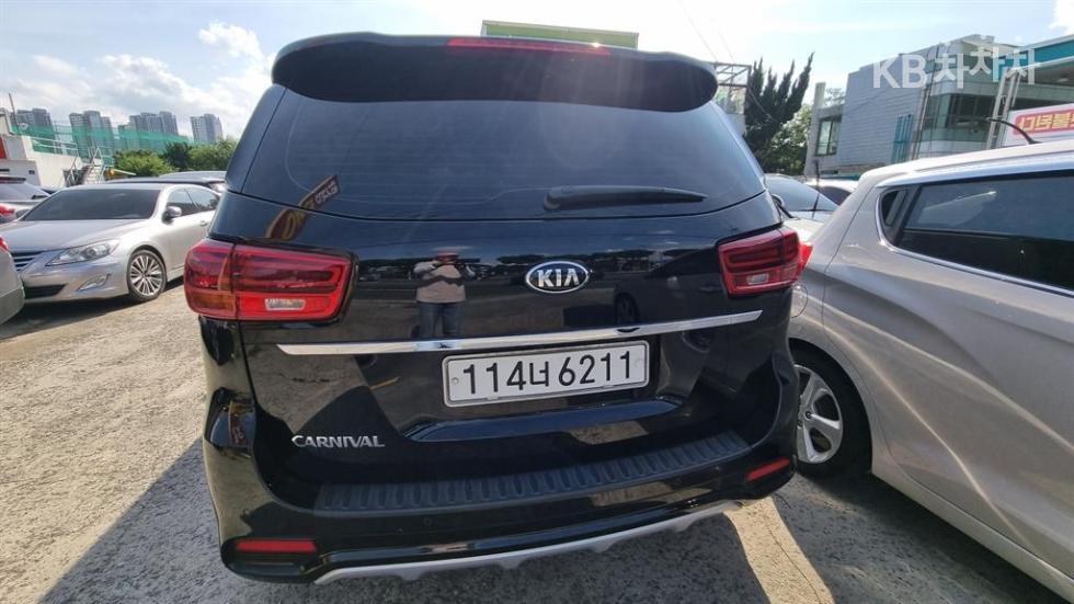 Kia Carnival — miniaturë 2