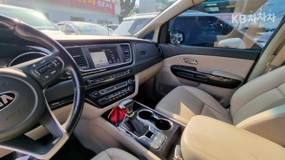 Kia Carnival — miniaturë 12