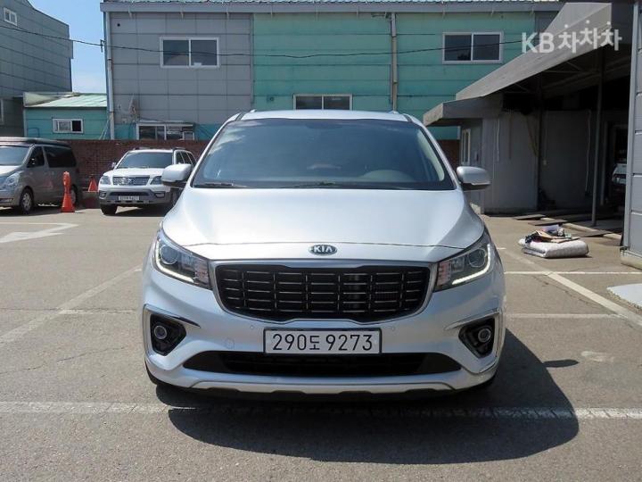 Kia Carnival 9인승 2.2 디젤 럭셔리 — foto 1