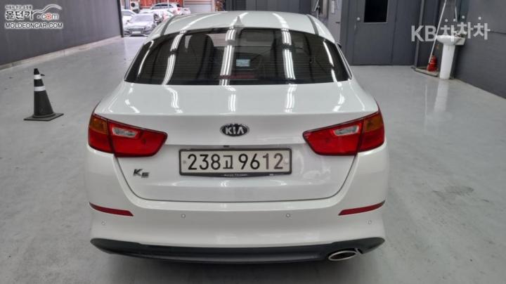 Kia K5 — miniaturë 4