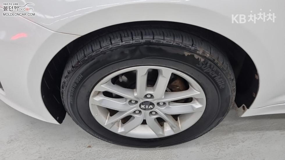 Kia K5 — miniaturë 6