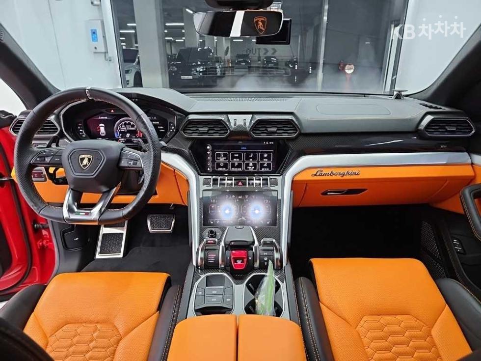 Lamborghini Urus — miniaturë 7