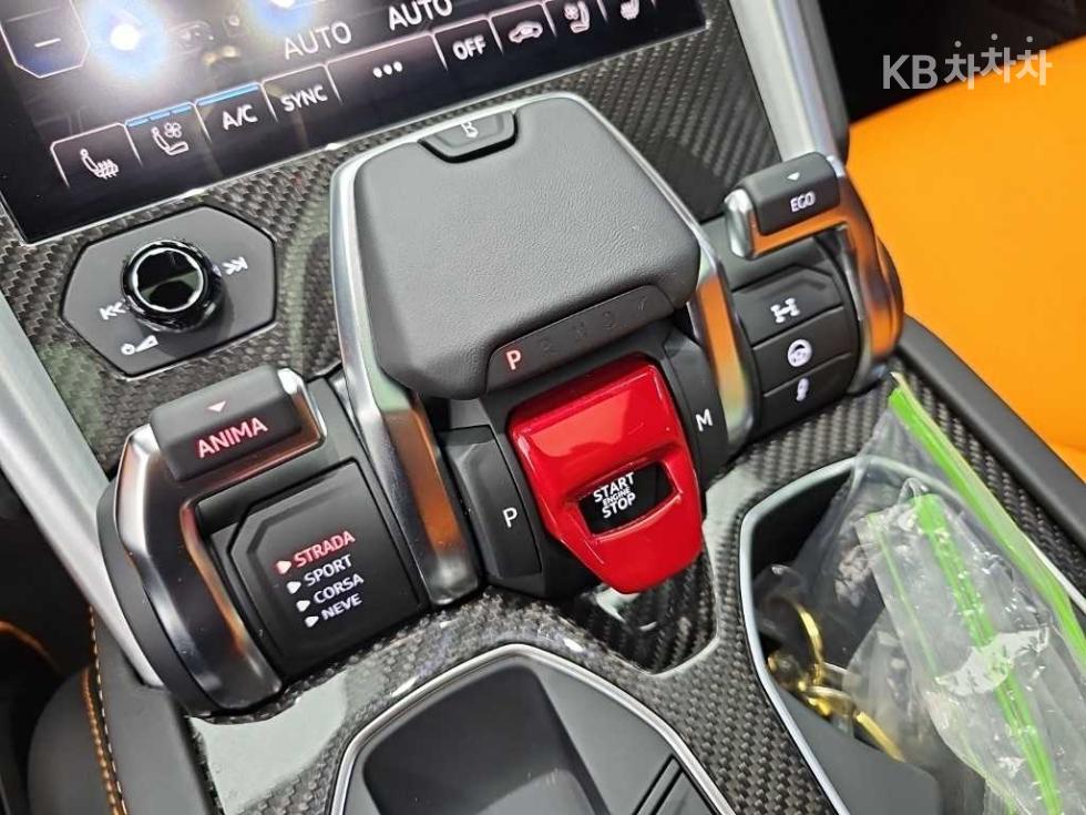 Lamborghini Urus — miniaturë 8