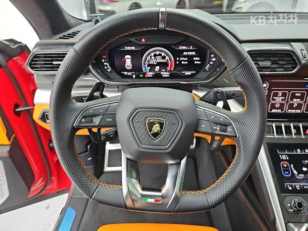 Lamborghini Urus — miniaturë 9