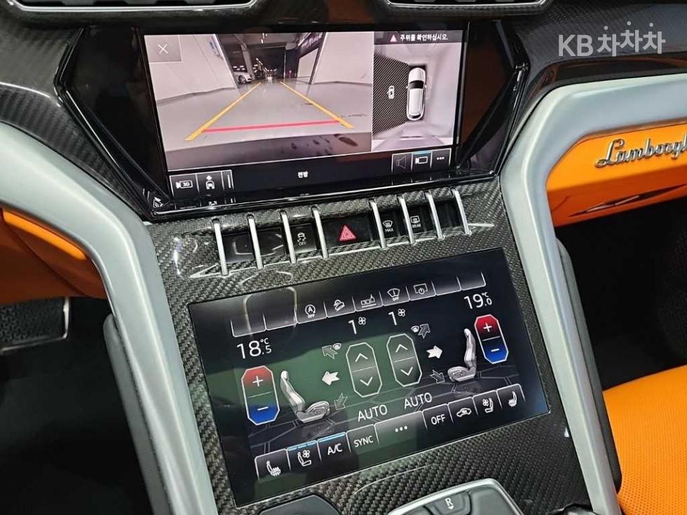 Lamborghini Urus — miniaturë 10