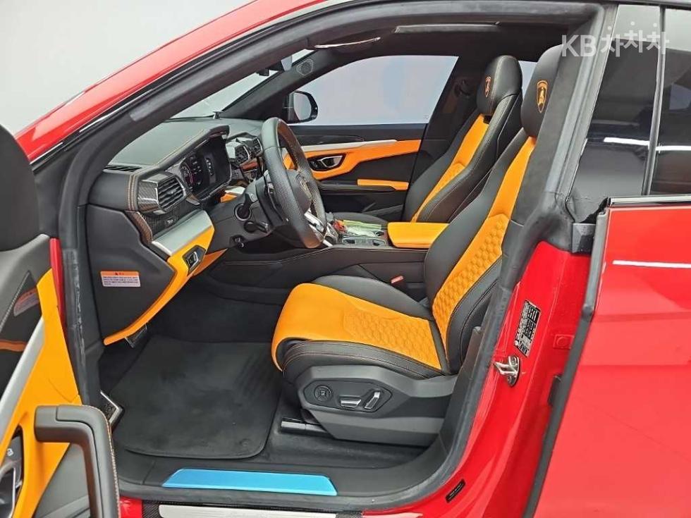 Lamborghini Urus — miniaturë 11
