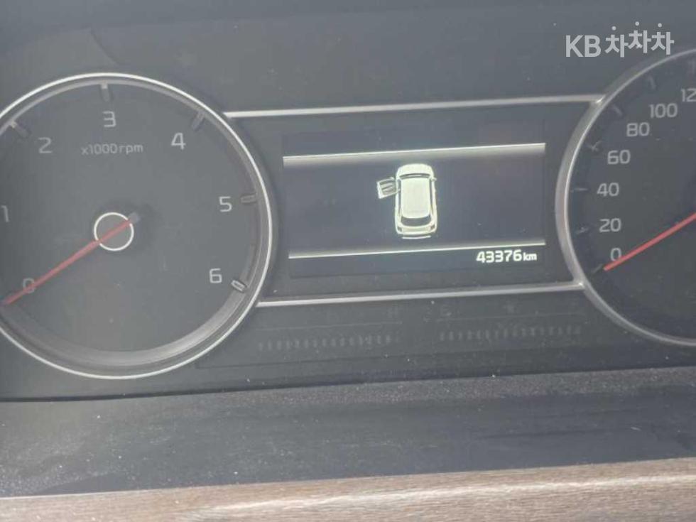 Kia Sorento — miniaturë 11