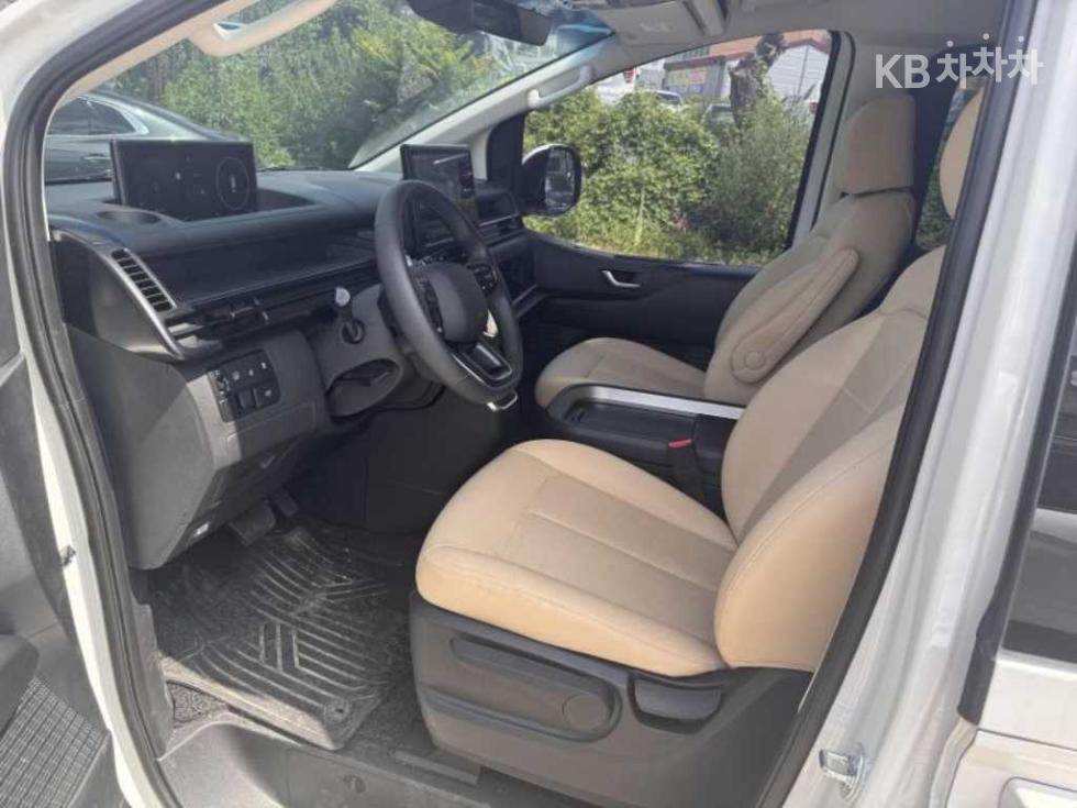 Hyundai Staria — miniaturë 7