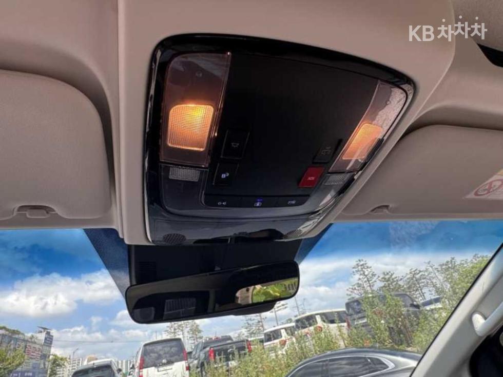 Hyundai Staria — miniaturë 12