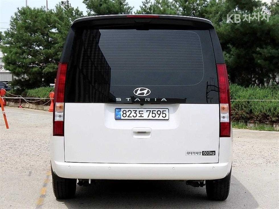 Hyundai Staria — miniaturë 4