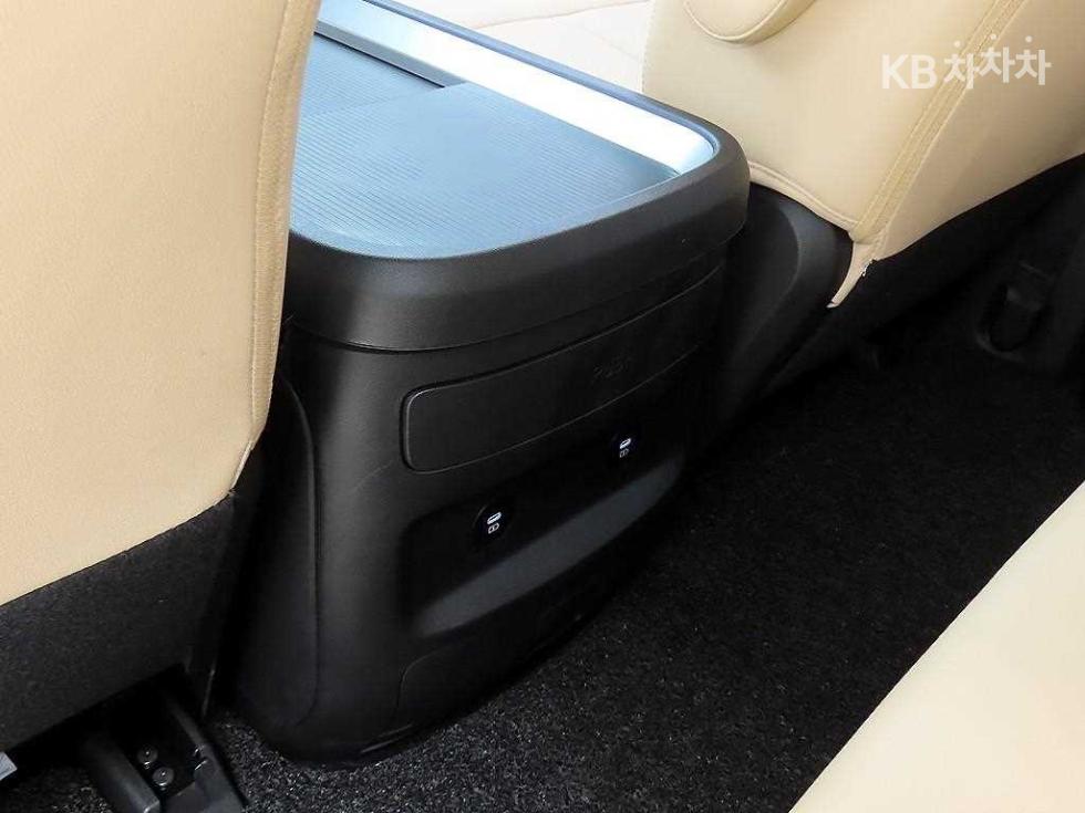 Hyundai Staria — miniaturë 16