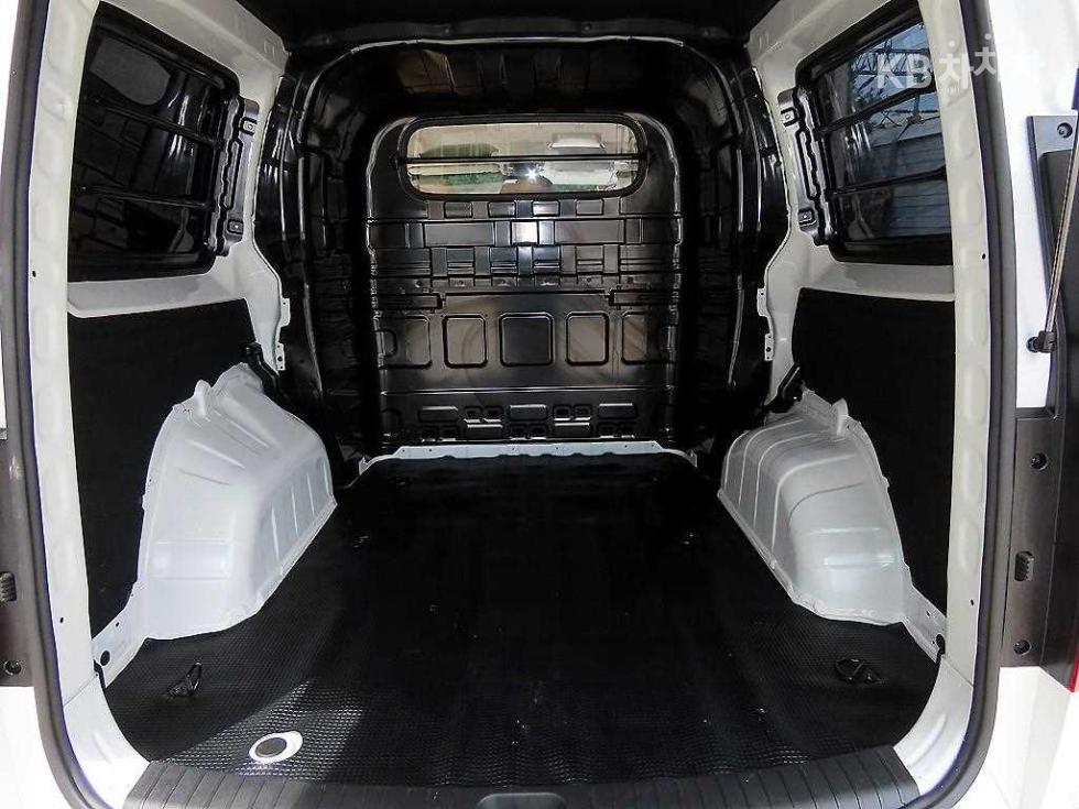 Hyundai Staria — miniaturë 17