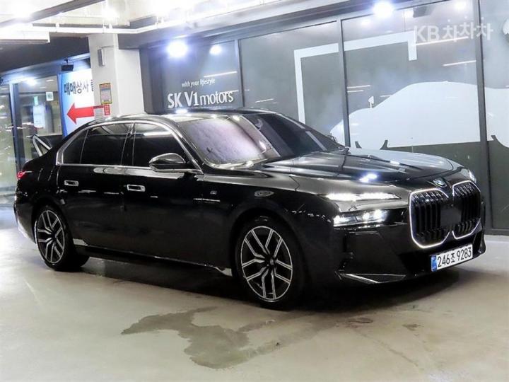 BMW 7er 740d xDrive — foto 1