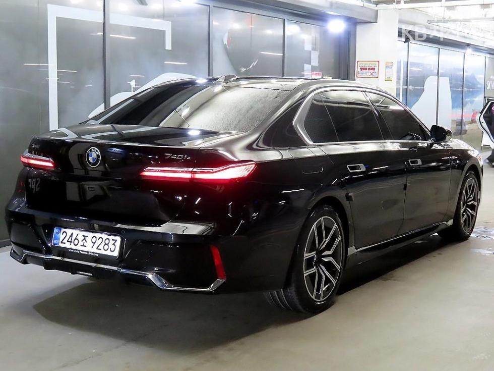 BMW 7er — miniaturë 4