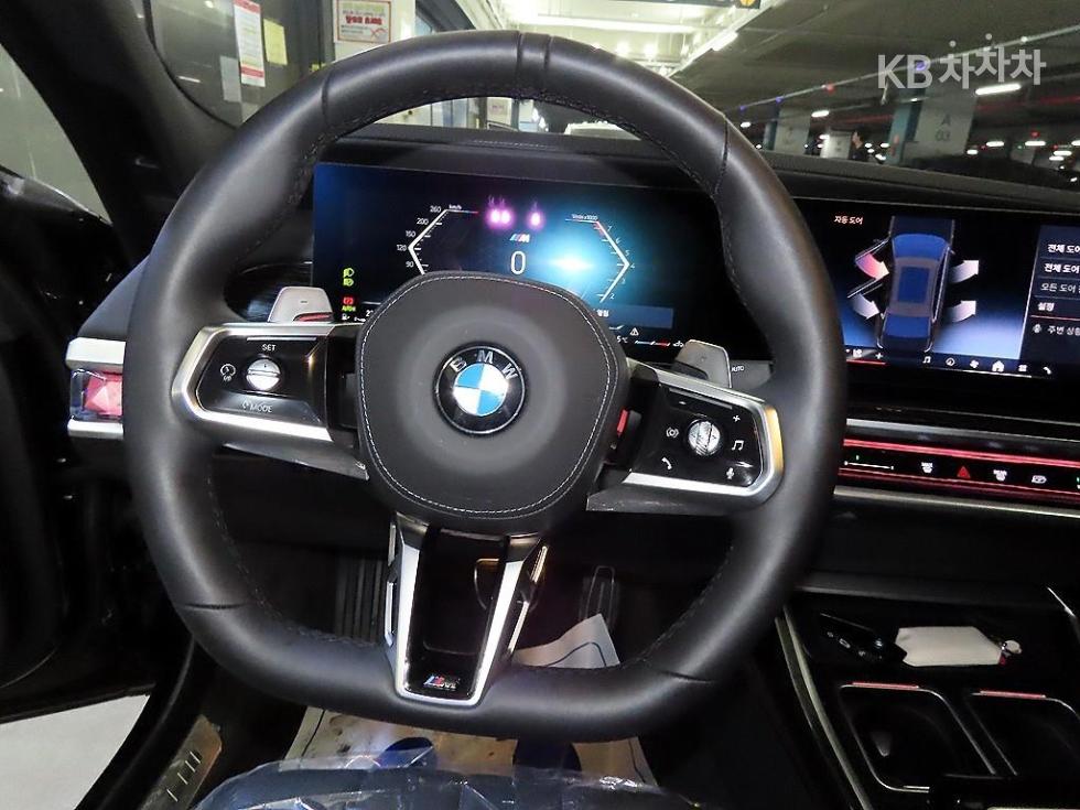 BMW 7er — miniaturë 8