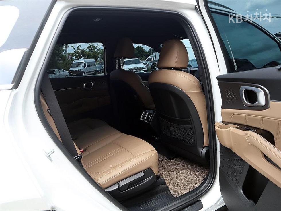Kia Sorento — miniaturë 13