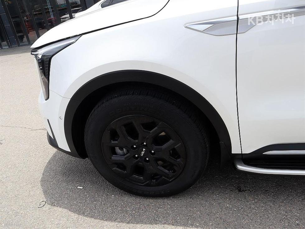 Kia Sorento — miniaturë 18