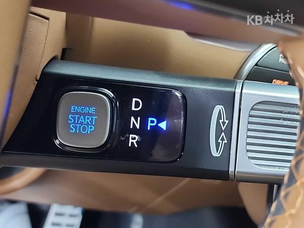 2025 Hyundai Used Car photo
