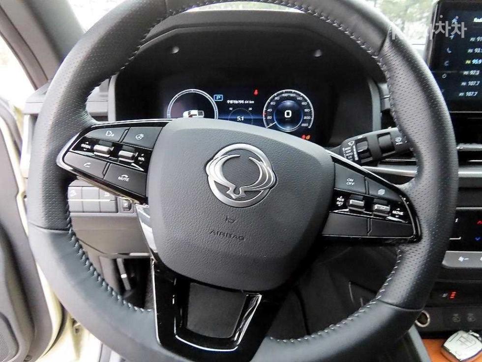 SsangYong Rexton — miniaturë 8