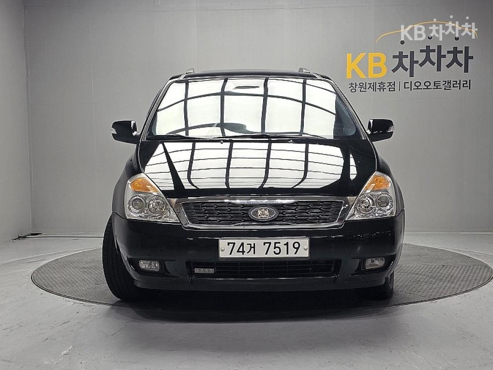 Kia Carnival — miniaturë 2