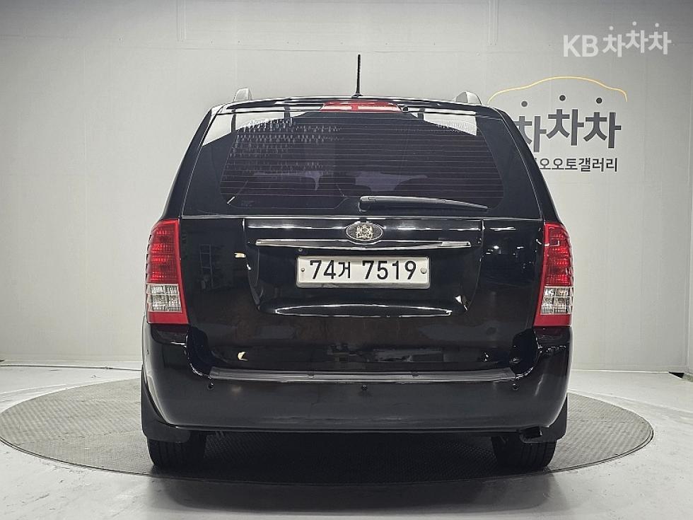 Kia Carnival — miniaturë 5