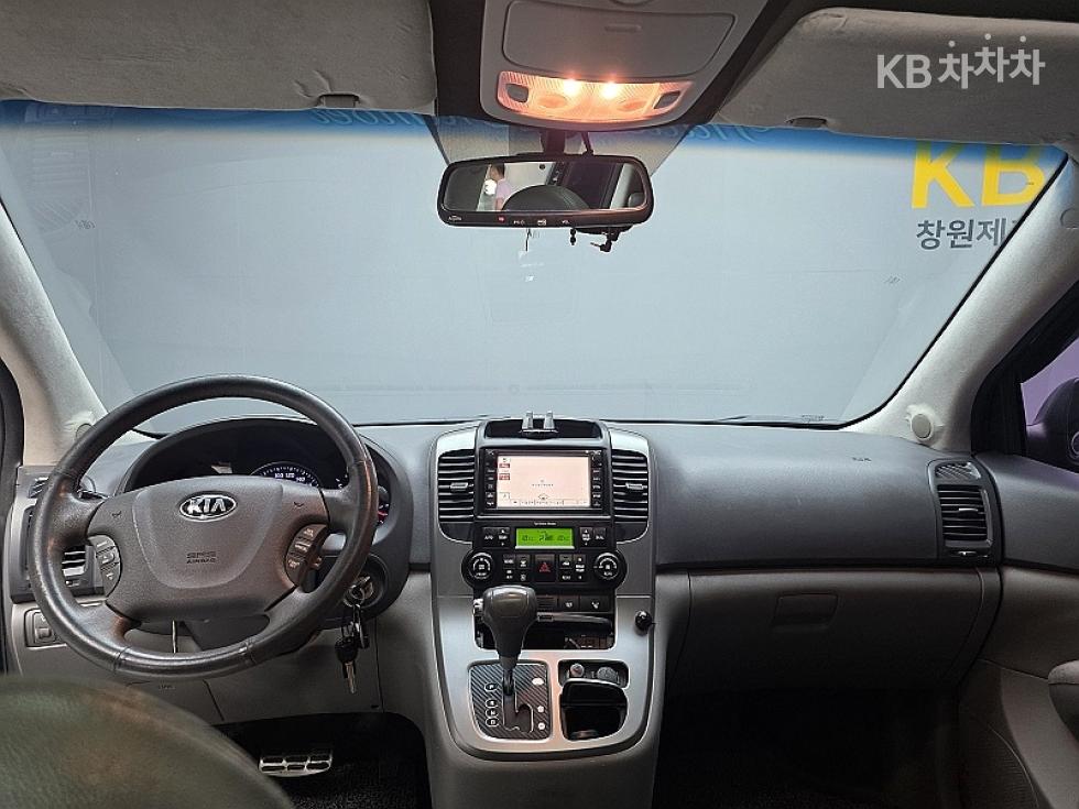 Kia Carnival — miniaturë 10