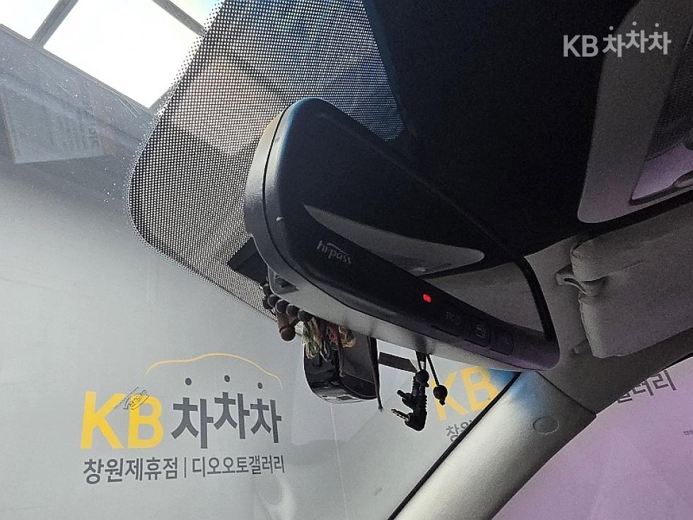 Kia Carnival — miniaturë 15