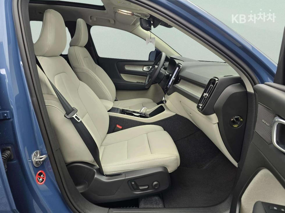 Volvo XC40 — miniaturë 17