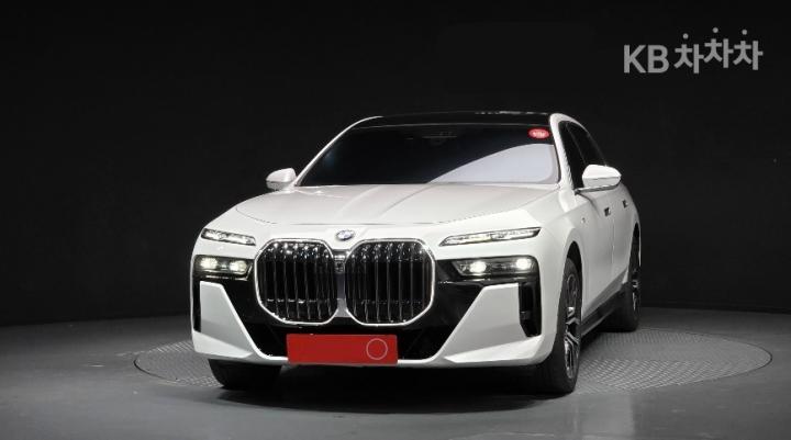 BMW 7er 740i sDrive — foto 1