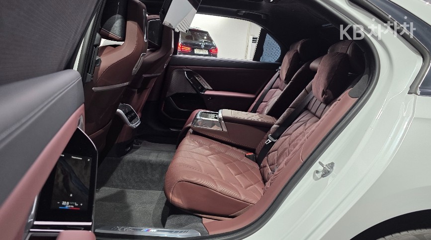 BMW 7er — miniaturë 11